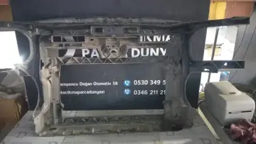 Volkswagen Touran Radyatör Ön Panel Maskesi 04-10