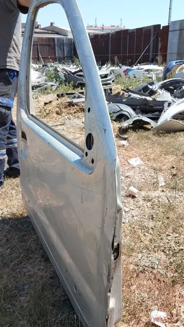 Renault Kangoo Sağ Ön Kapı 00-05