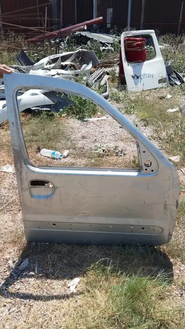 Renault Kangoo Sağ Ön Kapı 00-05