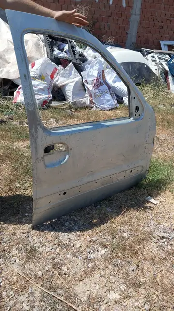 Renault Kangoo Sağ Ön Kapı 00-05