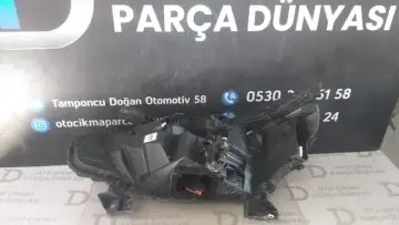 Renault Clio 5.5 Sağ Far 2013