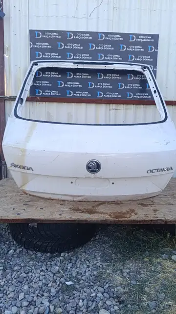 Skoda Octavia Bagaj Kapağı 14-18