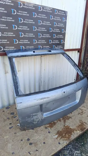 Skoda Fabia Bagaj Kapağı 02-06