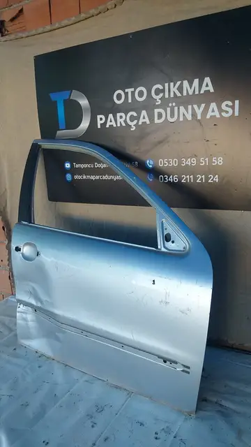 Ford Fiesta Sağ Ön Kapı 03-08