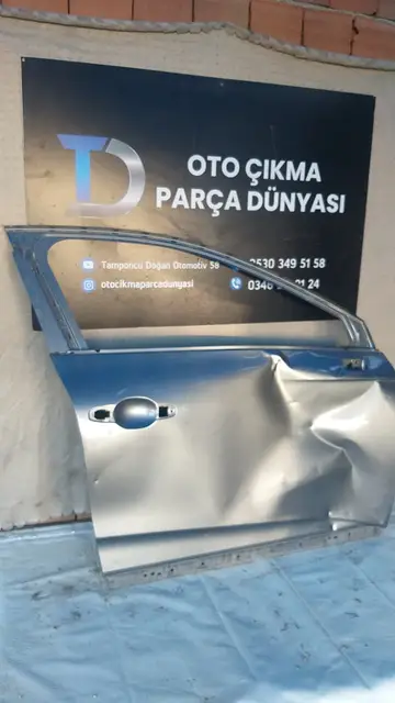 Renault Clio 5 Sağ Ön Kapı 19-23