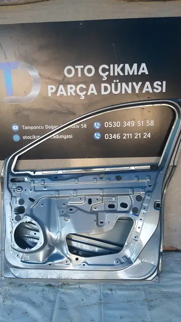 Renault Clio 5 Sağ Ön Kapı 19-23