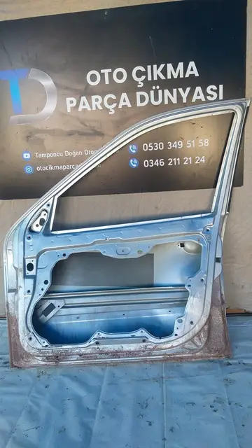 Ford Fiesta Sağ Ön Kapı 03-08