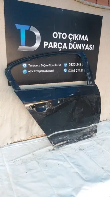 Volkswagen Passat Sağ Arka Kapı 05-11