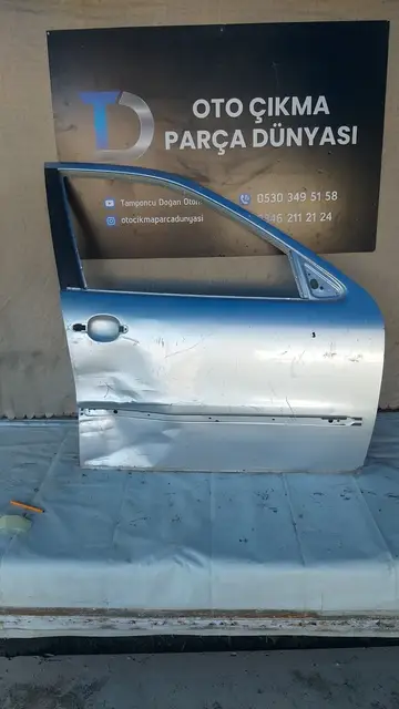 Ford Fiesta Sağ Ön Kapı 03-08