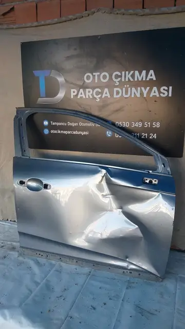 Renault Clio 5 Sağ Ön Kapı 19-23