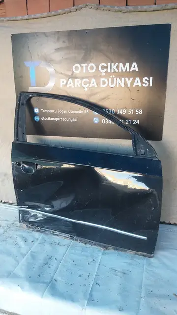 Volkswagen Passat B6 Sağ Ön Kapı 05-11