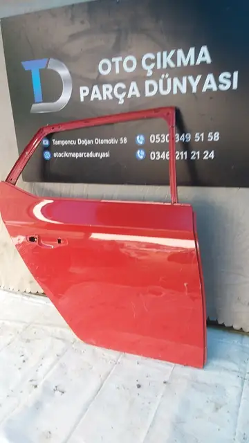 Skoda Rapid Sağ Arka Kapı 14-18