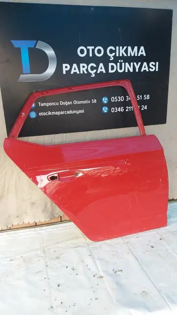 Skoda Rapid Sağ Arka Kapı 14-18