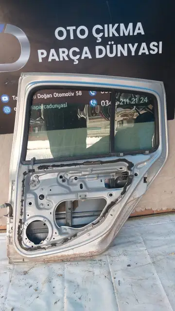 Renault Clio Symbol Sağ Arka Kapı 00-08