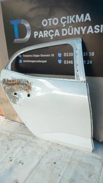 Renault Megane 4 Sağ Arka Kapı 19-23