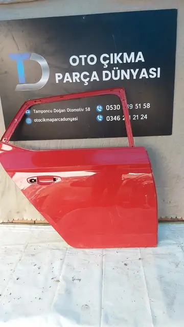 Skoda Rapid Sağ Arka Kapı 14-18