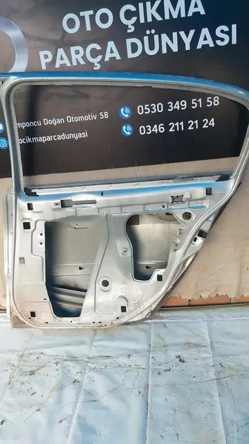 Renault Megane 2 Sağ Arka Kapı 04-10