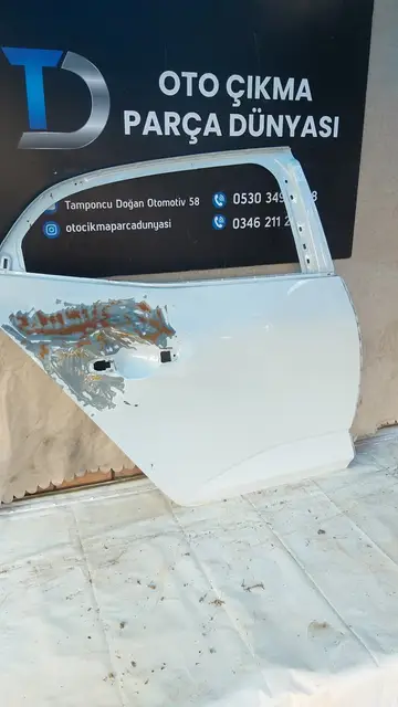 Renault Megane 4 Sağ Arka Kapı 19-23