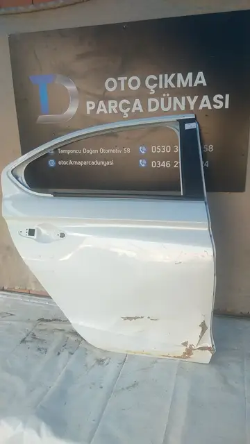 Honda City Sağ Arka Kapı 20-24