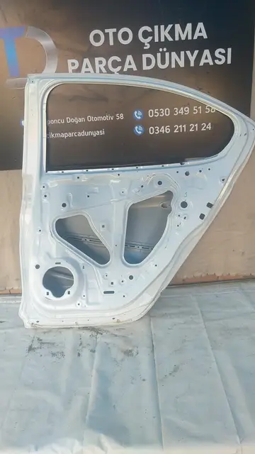 Honda City Sağ Arka Kapı 20-24