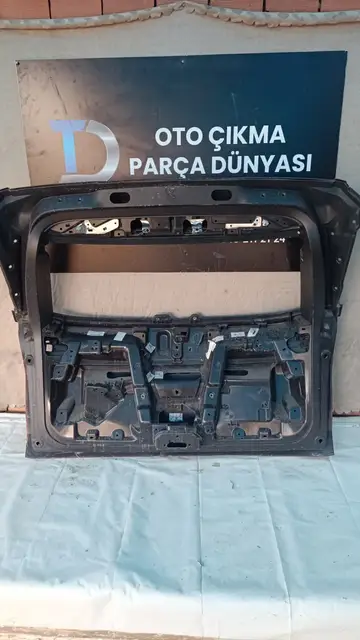Peugeot 3008 Bagaj Kapağı 18-24