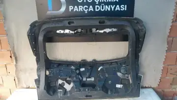 Opel Grandland X Bagaj Kapağı 22-25