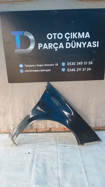 Renault Megane 2 Sağ Ön Çamurluk 04-07