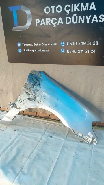 Toyota Corolla Sağ Ön Çamurluk 03-05