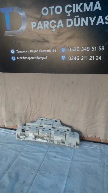 BMW 3 Serisi Arka Tampon Orta Braket F 30 13-19