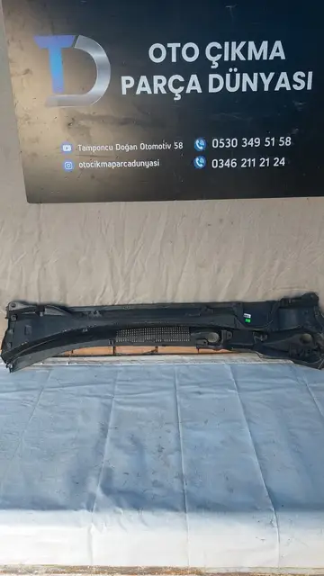 Toyota Corolla Ön Cam Izgarası 19-23