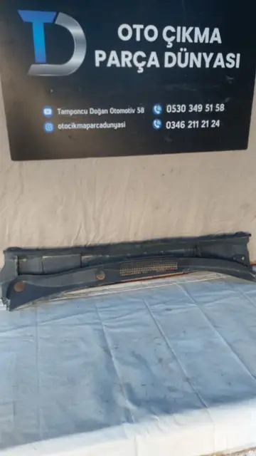 Toyota Corolla Ön Cam Izgarası 19-23