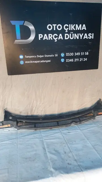 Ford Courier Ön Cam Izgarası 14-23