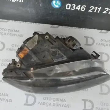 Audi A4 Sağ Far (05-08)