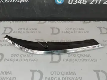 Volkswagen Passat B8 Sağ Üst Far Nikelajı (14>)