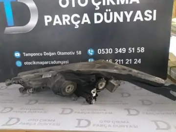 Toyota Corolla Sağ Far (13-17)