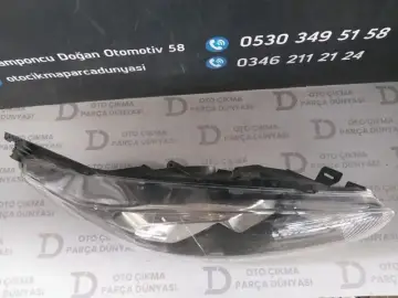 Ford Fiesta Sağ Far 09-13