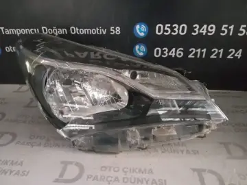 Toyota Yaris Sağ Far