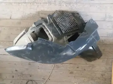 BMW F10 F11 Sol Ön Çamurluk Davlumbazı