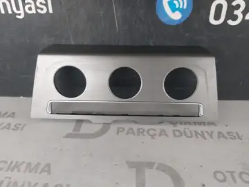 Volkswagen Passat B8 Klima Panel Çerçevesi