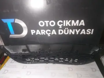 Opel Astra J Ön Tampon Orta Izgarası Komple Sensör Delikli