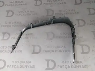 Toyota Corolla Sağ Sis Çerçevesi