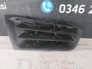 Renault Megane 2 Sağ Ön Tampon Izgarası