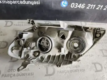 Toyota Corolla Sağ Far Sedan [ 2003-2006 ]