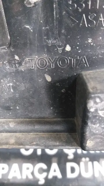 Toyota Hilux Ön Panjur [16-18]
