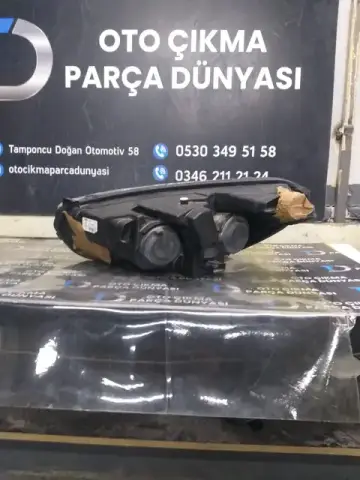 Ford Crouier Sağ Far [17-20]