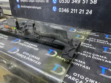 Toyota Corolla Ön Panel Üst Kaplaması