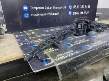 Toyota Corolla Ön Panjur Arası Braket [2019-2025]