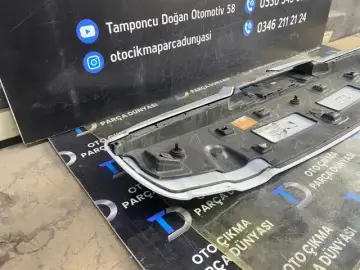 Renault Clio 4 Arka Rüzgarlık