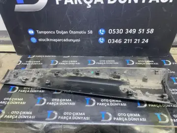 Renault Kadjar Sağ Ön Kapı Bandı Çıkma
