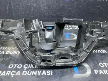 Toyota Corolla Ön Panjur Arası Braket [2019-2025]